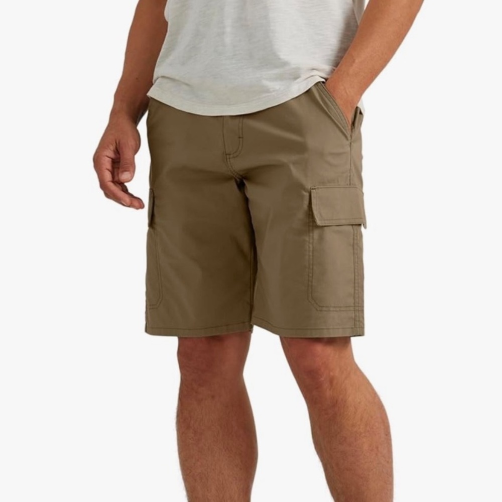 ATG Wrangler Men's Sz:46 tan/brown Outdoor Flex Cargo Relaxed Fit Short, NWT